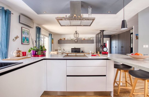 Trans-en-Provence Villa | Modern, quiet villa with superb black pearl pool