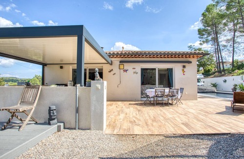 Trans-en-Provence Villa | Modern, quiet villa with superb black pearl pool