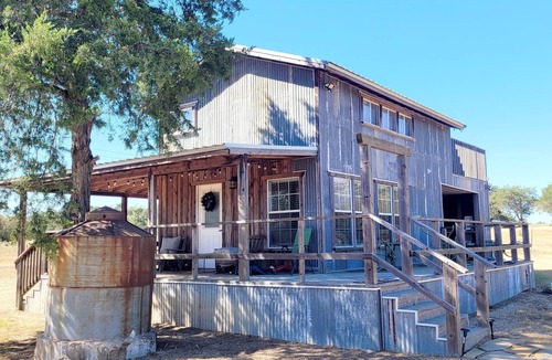 La Grange House | Modern Ranch Bungalow Near Roundtop w/Pond