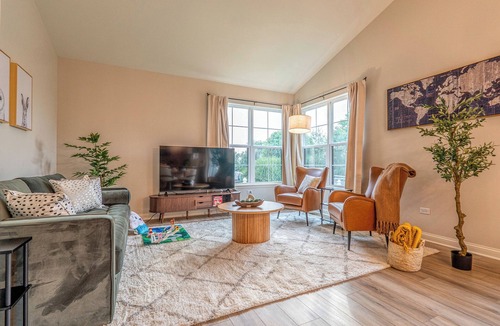 Minooka House | Modern Ranch home, Pet Friendly, No Stairs. Great for visiting family.