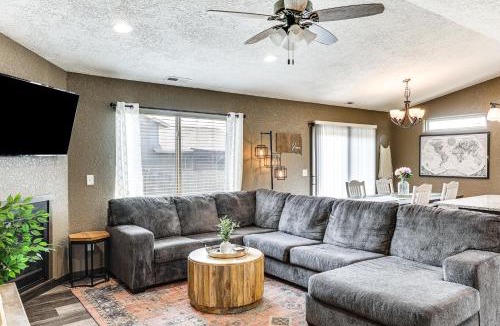 Rapid City House | Modern Rapid City Duplex w/Yard: 5 Mi to Downtown