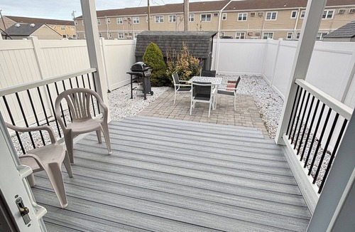 Southend House | Modern & Recently Renovated Beach house. Sleeps 6