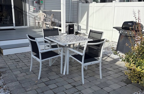 Southend House | Modern & Recently Renovated Beach house. Sleeps 6