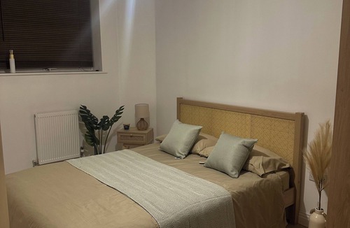 Stevenage Apartment | Modern Refurbished Apt in Stevenage Town Centre