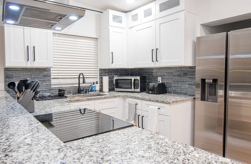 Dover Shores West House | Modern Relaxing Retreat w/Pool, Fire pit, Game room