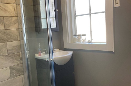 Midway Apartment | Modern Remodeled Downtown Midway Studio