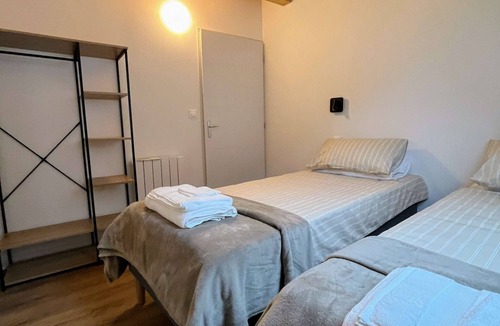 Le Bourg-d'Oisans Apartment | MODERN RENOVATED THREE BED DUPLEX APARTMENT - SLEEPS 8