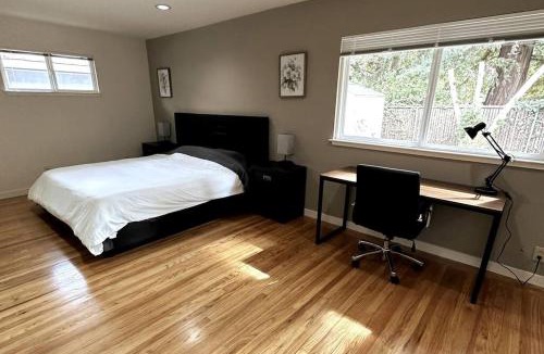 Santa Clara House | Modern, Renovated 5b/3ba near Apple, Kaiser