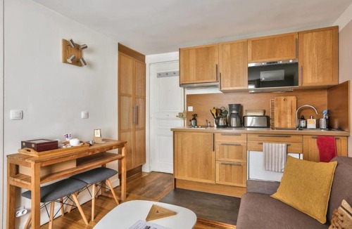 Quartier de Rochechouart Apartment | Modern Renovated studio cozy and quiet