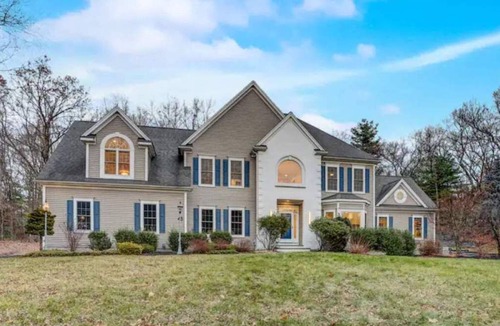 Norfolk House | Modern Residence 6 miles from Gillette