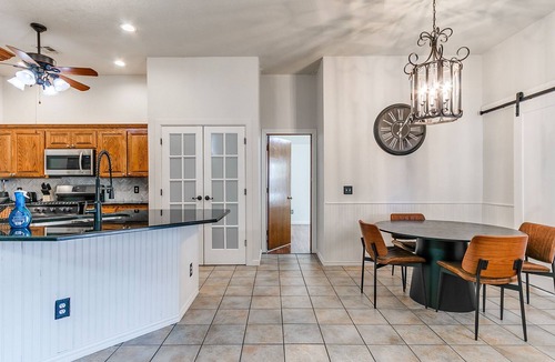 South Oklahoma City House | Modern Retreat: 4 King Beds & Office