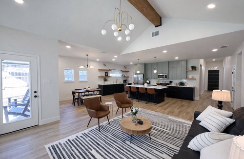Lubbock House | Modern Retreat at Burgamy Park