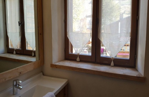 Venosc Apartment | Modern Retreat for 8 Guests