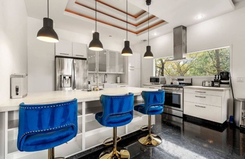 Home Park House | Modern Retreat Near Atlantic Station