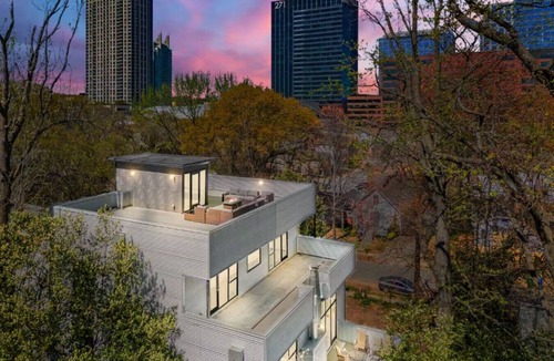 Home Park House | Modern Retreat Near Atlantic Station