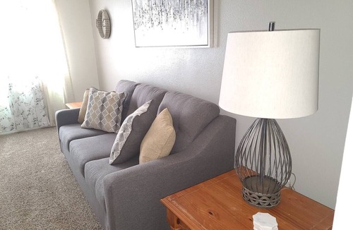 West Old Town Apartment | Modern Retreat, near Old Town