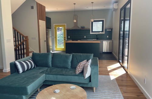 Tyringham House | Modern Retreat on Goose Pond