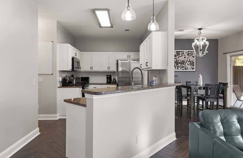 Brunswick House | Modern Retreat - Pet Friendly