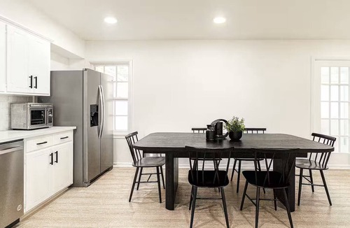 Central Oklahoma City House | Modern Retreat Spacious Rooms Group Friendly