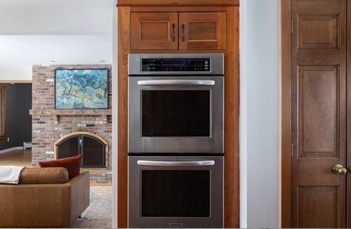 Stowe Villa | Modern Retreat ~ Stunning Mountain View ~ Hot Tub!