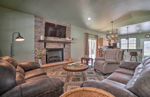 Cotter House | Modern Retreat w/Deck: Walk to White River!