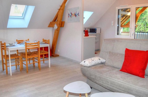 Azay-sur-Cher Cottage | Modern Retreat with Air Conditioning - Loire Valley