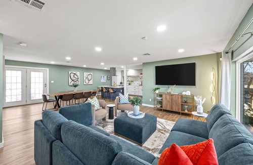 Haltom City House | Modern Retreat with Hot Tub, Large Yard, Pet Friendly, Sleeps 12