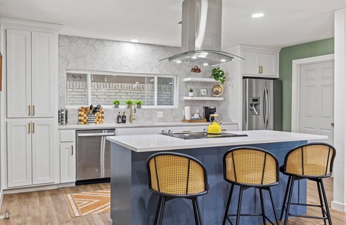 Haltom City House | Modern Retreat with Hot Tub, Large Yard, Pet Friendly, Sleeps 12