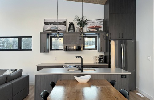 Wasagaming Cabin | Modern Riding Mountain Retreat