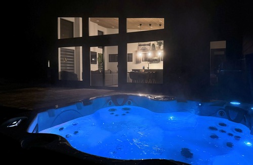 Wasagaming Cabin | Modern Riding Mountain Retreat