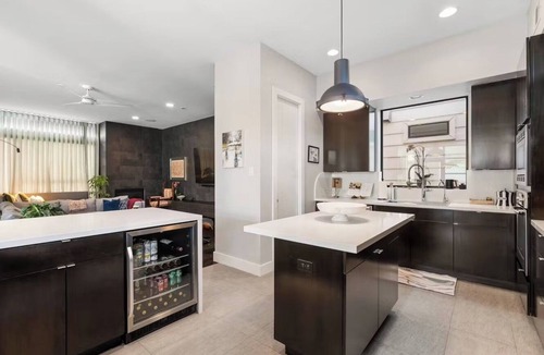 Hyde Park House | Modern River Oaks Luxury Home w/Pool, Gym & Designer Interiors – Near NRG