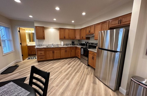 Bay City Apartment | Modern Riverbend Suites - 2BR
