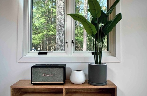 Freehold House | Modern Riverfront Bungalow, Fireplace, 20 min to Hudson & Windham