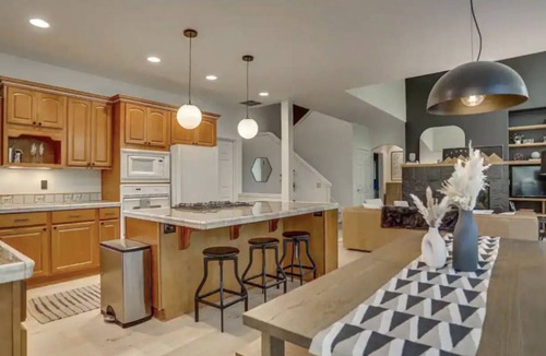 Brightwood House | Modern Riverfront Retreat