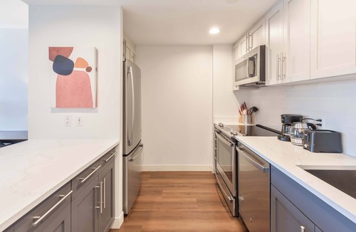 East Cambridge Apartment | Modern Riverside Retreat Near Kendall Square