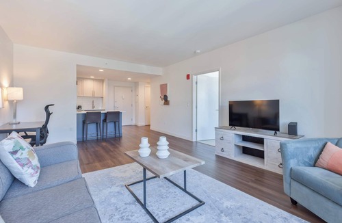 East Cambridge Apartment | Modern Riverside Retreat Near Kendall Square