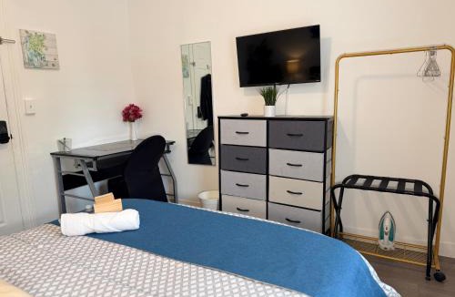 Englewood House | Modern Room in Shared Apartment Near NYC