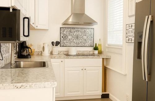 Englewood House | Modern Room in Shared Apartment Near NYC