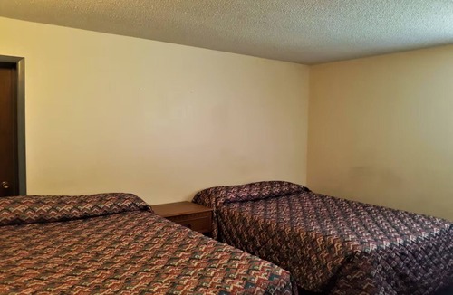 Cheyenne Wells Hotel | Modern Room + Key Conveniences + Scenic Colorado Stay