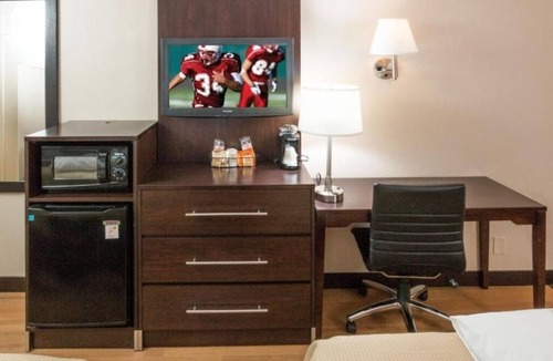 Columbus Hotel | Modern Room Minutes from OSU Campus Attractions