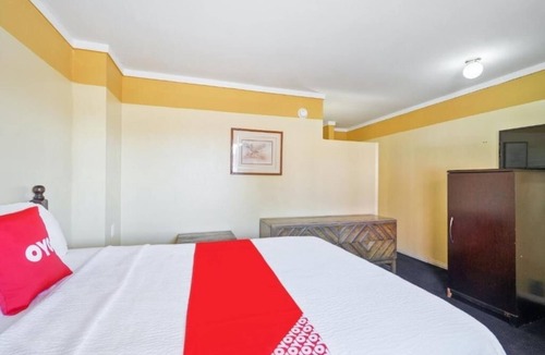 Alpine Hotel | Modern Room Near Downtown Alpine with Big Bend National Park Trail Access