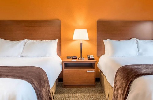 Hastings Hotel | Modern Room w/Kitchen – Close to Local Attractions & Major Highways