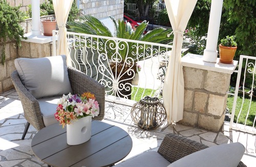 Montovjerna House | Modern room with spacious terrace , Free parking
