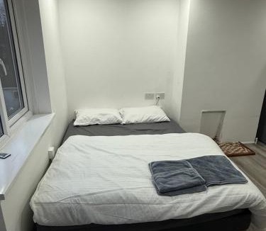 Edmonton House | Modern Rooms in North London