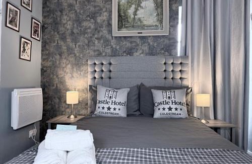 Coldstream House | Modern Rooms with SELF Check-In The Castle, Coldstream