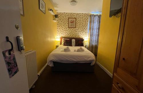 Coldstream House | Modern Rooms with SELF Check-In The Castle, Coldstream