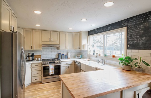 Boyd Acres House | Modern Rustic 4BR Farmhouse