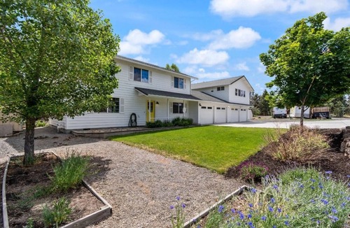 Boyd Acres House | Modern Rustic 4BR Farmhouse