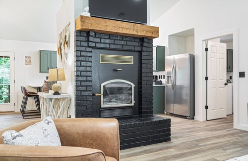 Rogers House | Modern-Rustic brand new Lake front home with hot tub + kayaks!