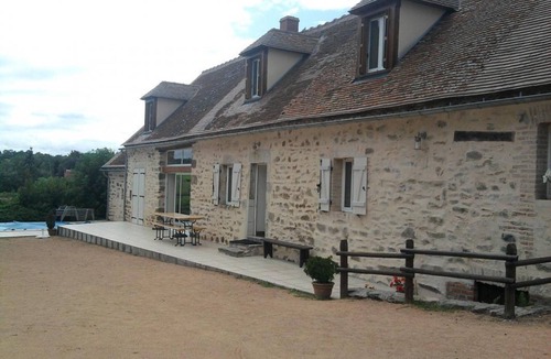 Chirat-l'Eglise Cottage | Modern Rustic Cottage with Pool and Pets Allowed
